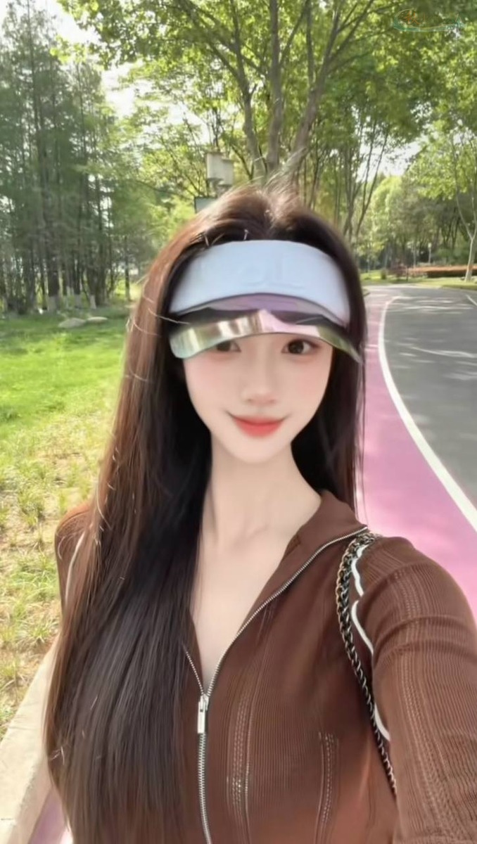 杭州御姐风半身照妈生脸特写