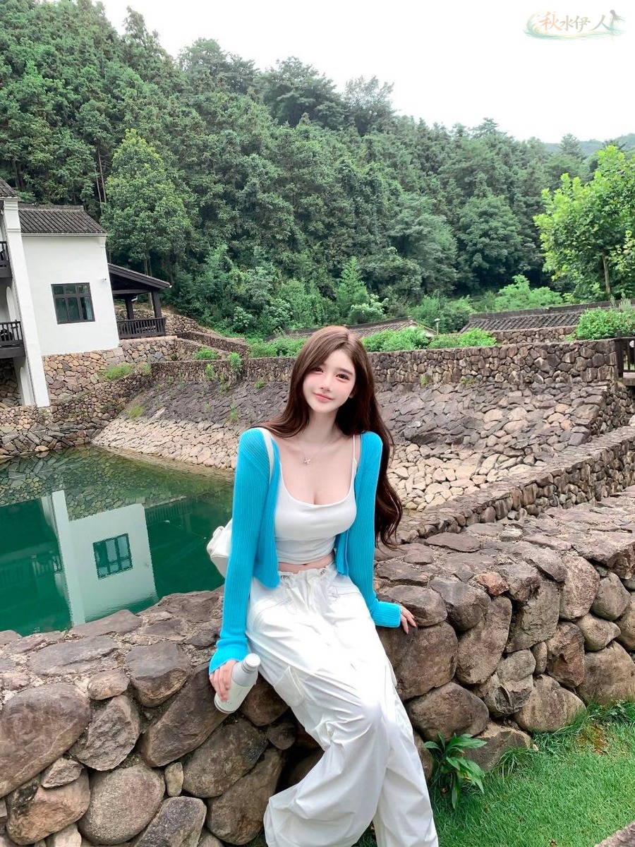 上海可爱风格模特室内写真