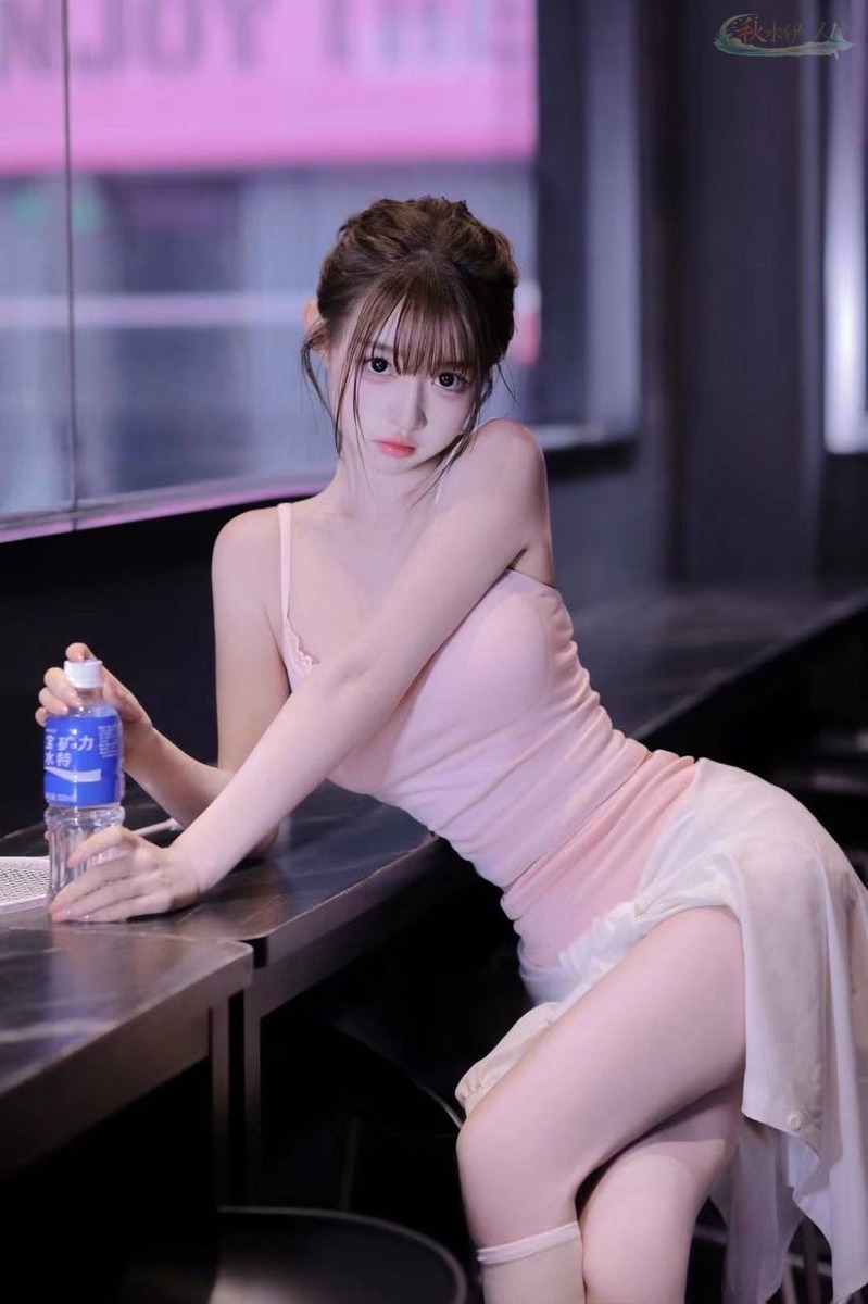 健身女孩瑜伽普拉提风格