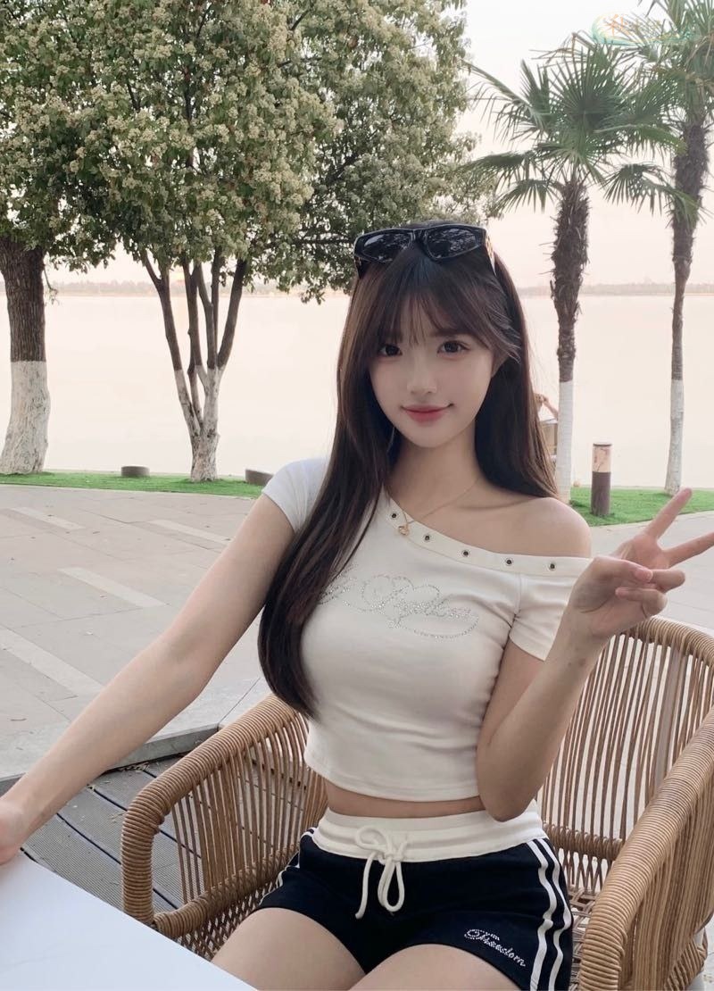 杭州纤细美腿模特纯天然