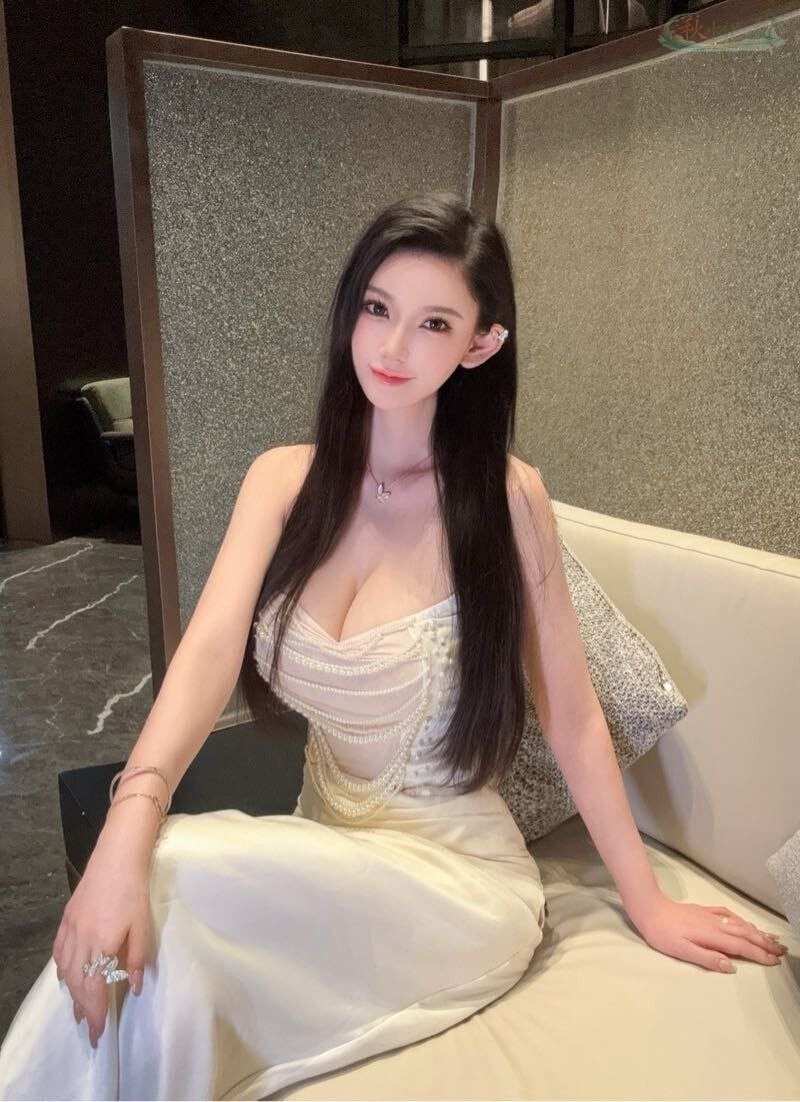 杭州模特凹凸有致身材展示