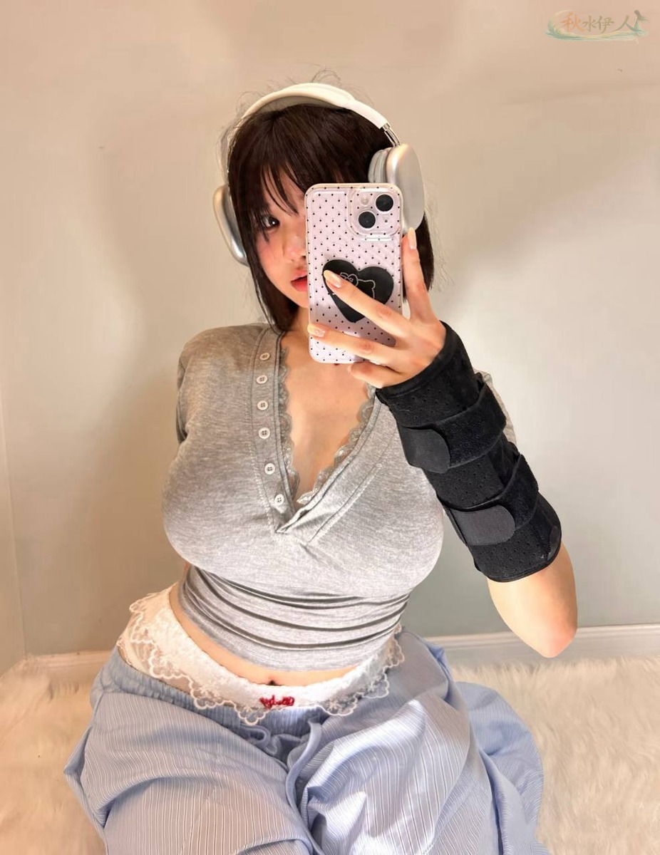上海甜辣风格健身模特街拍