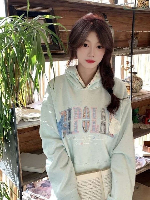 杭州甜美模特白裙造型
