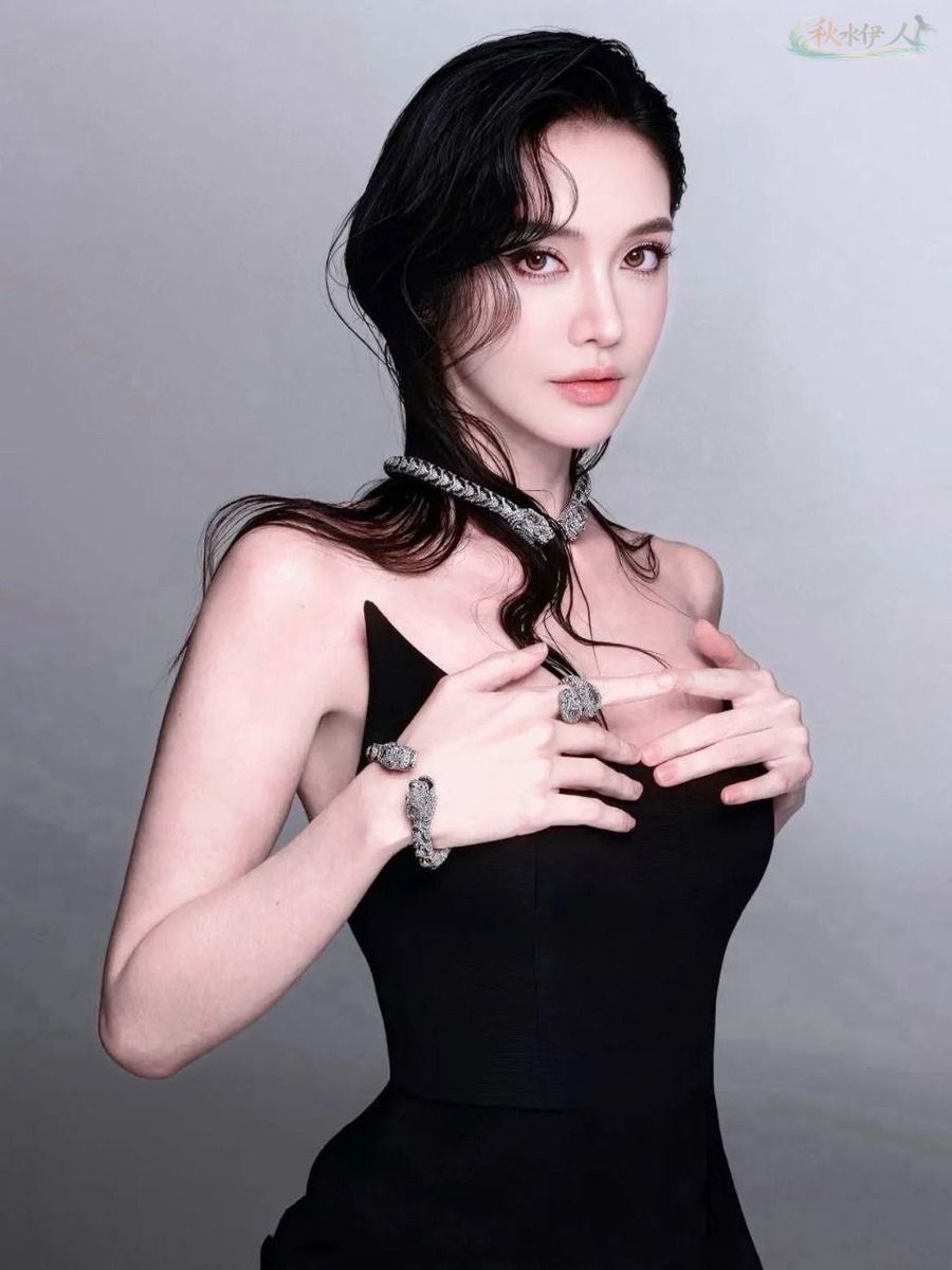 苏州蜜桃臀模特身材曲线