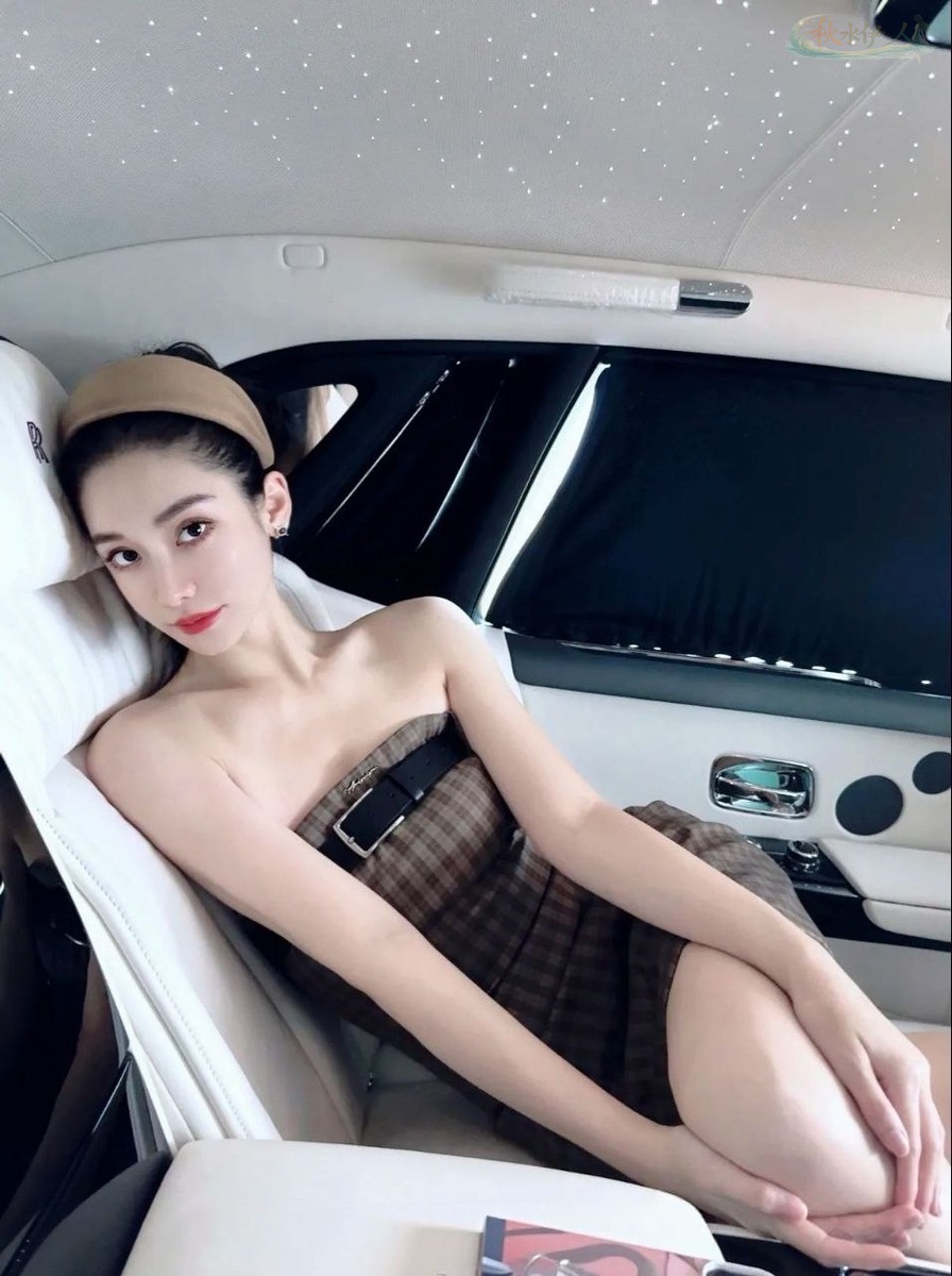 苏州E罩杯模特白皙皮肤