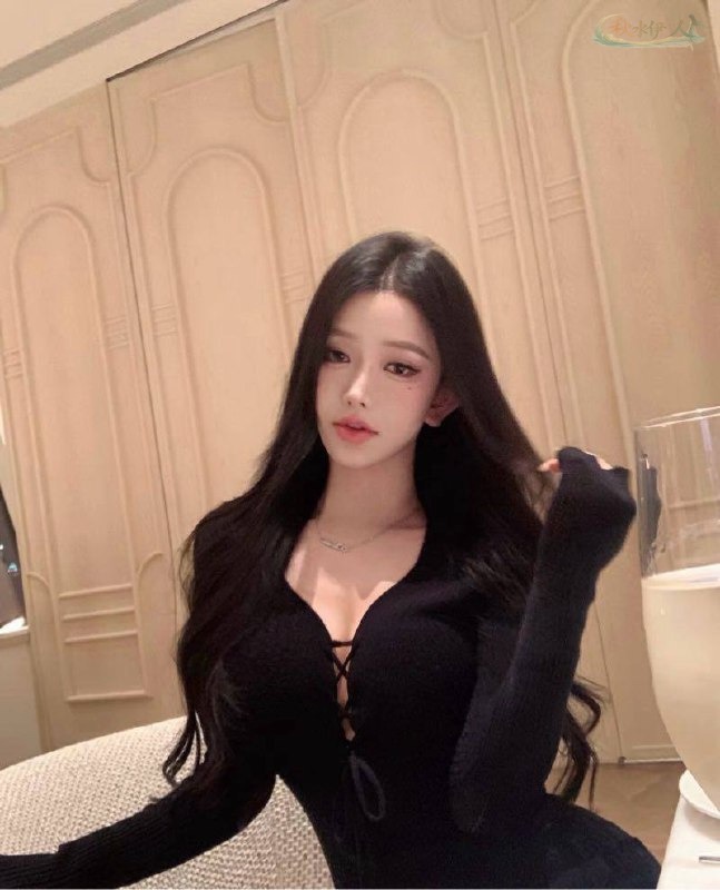 苏州高挑美女马甲线身材展示