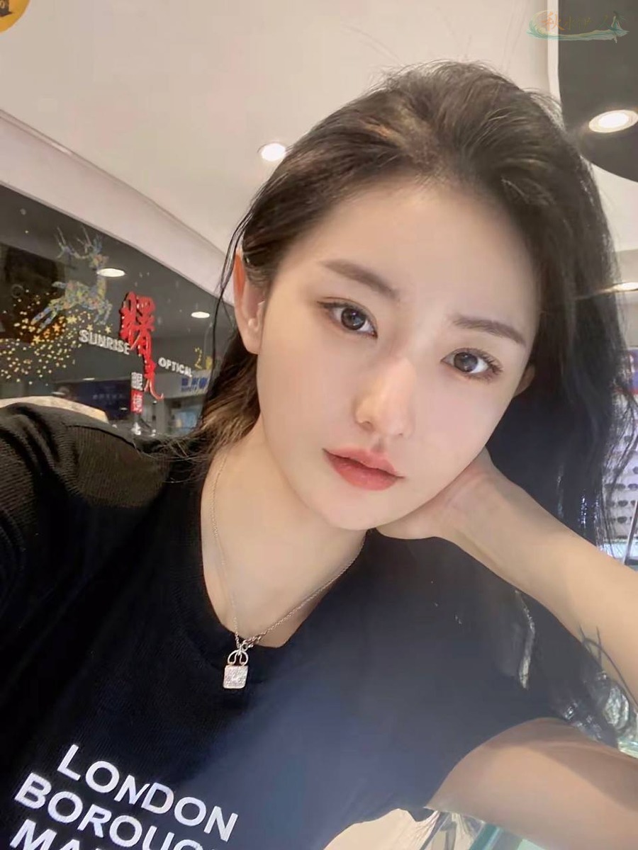 苏州少女感模特微笑瞬间