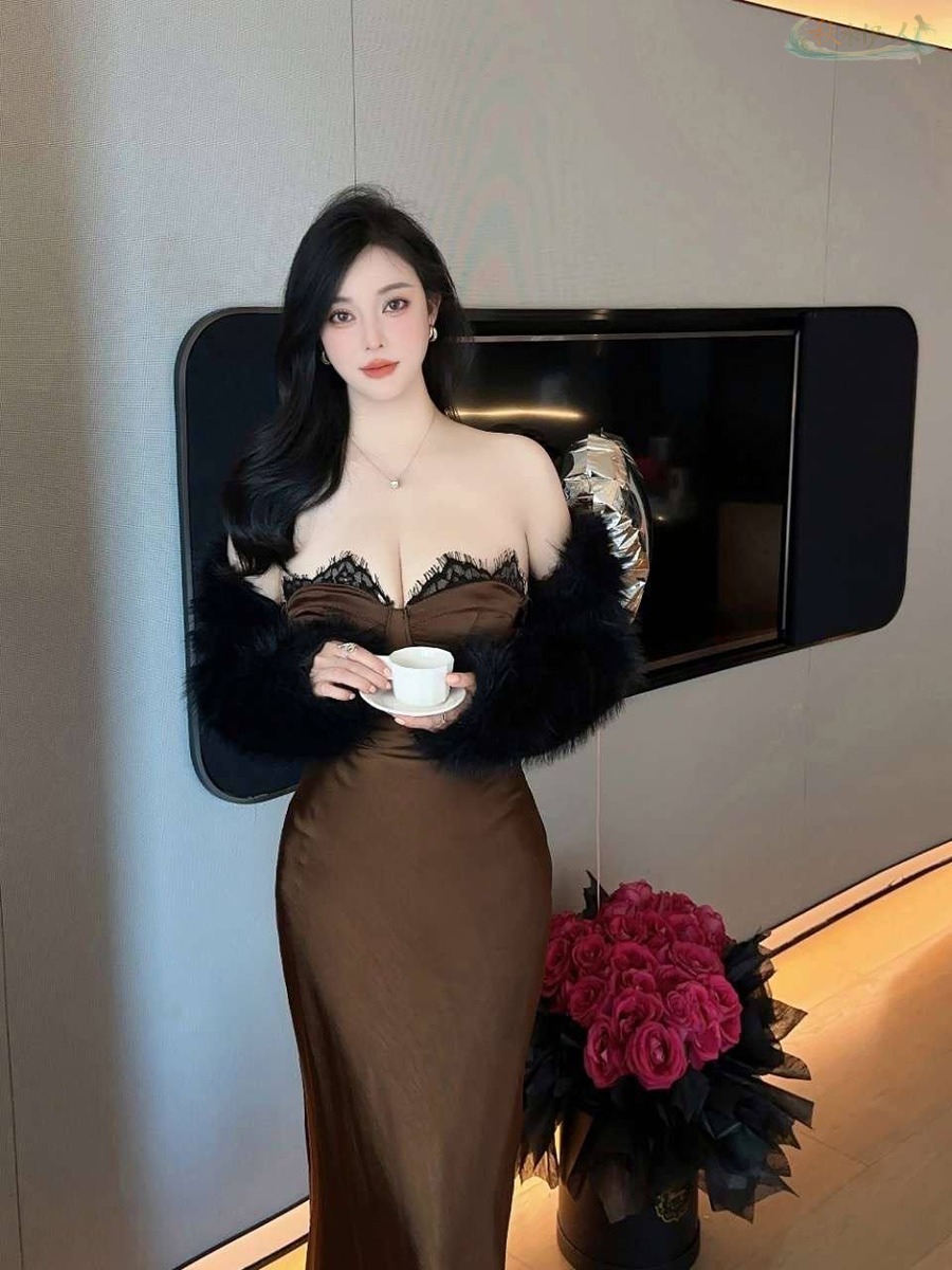 广州F胸御姐超长腿照片