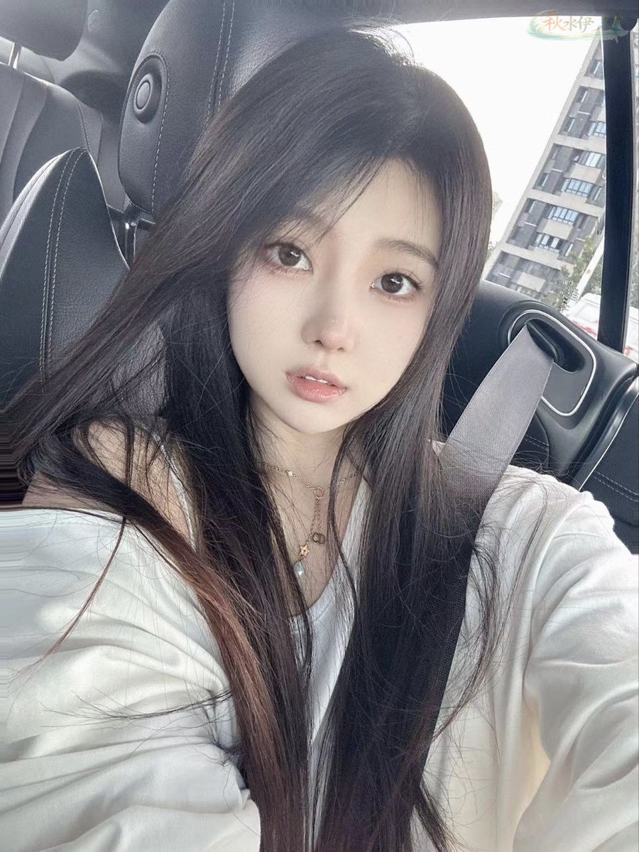 南京D杯模特 牛奶肌肌肤无瑕