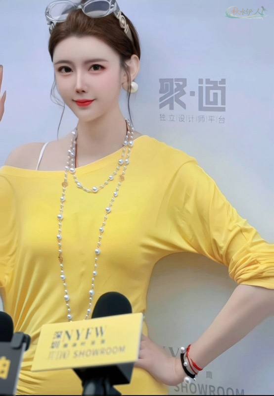 深圳大长腿模特户外写真