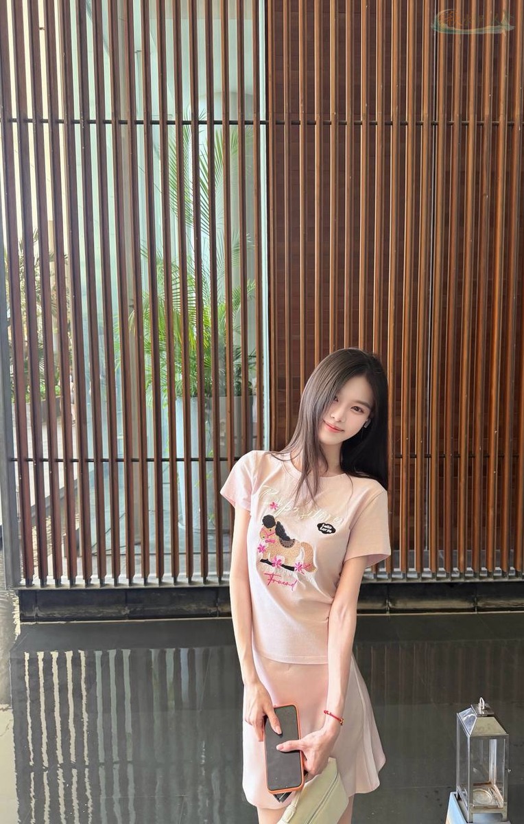 杭州高个子模特翘臀展示
