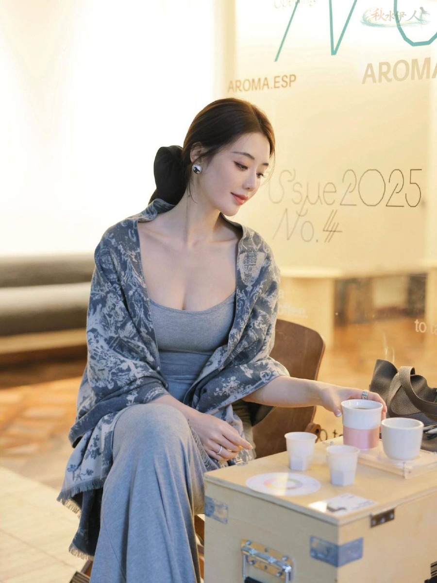 深圳知性女生外出拍摄