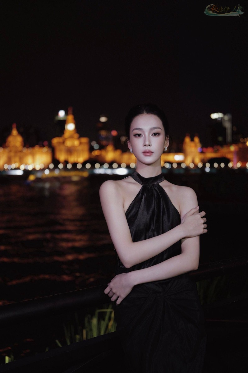 上海纯欲系模特写真图片