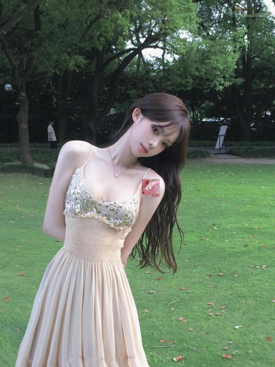 广州清纯系模特白色写真