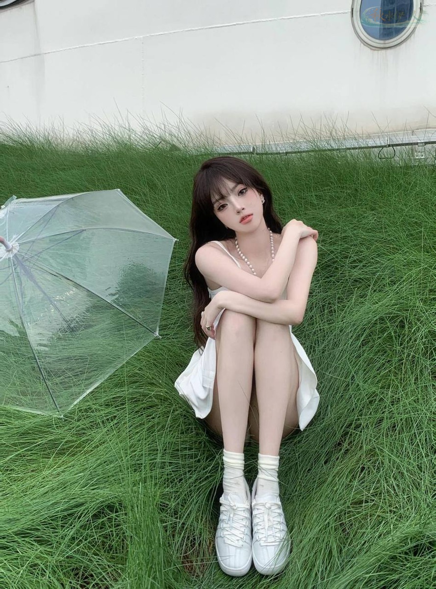 广州S型曲线女模外景大片