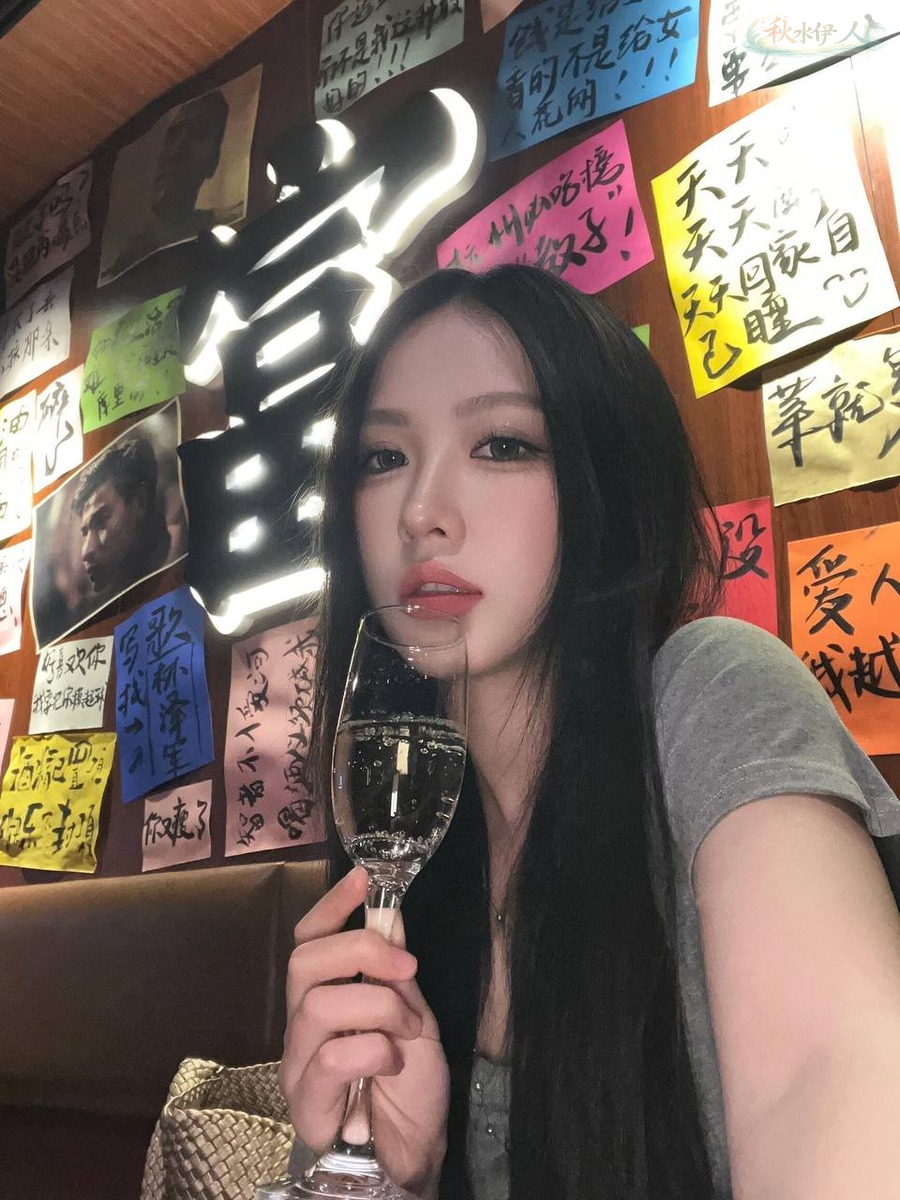 杭州天然脸模特S身材蜜桃臀特写