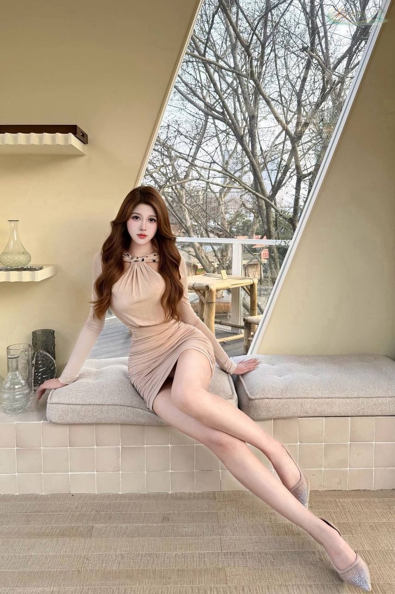 广州E杯模特魔鬼曲线街拍