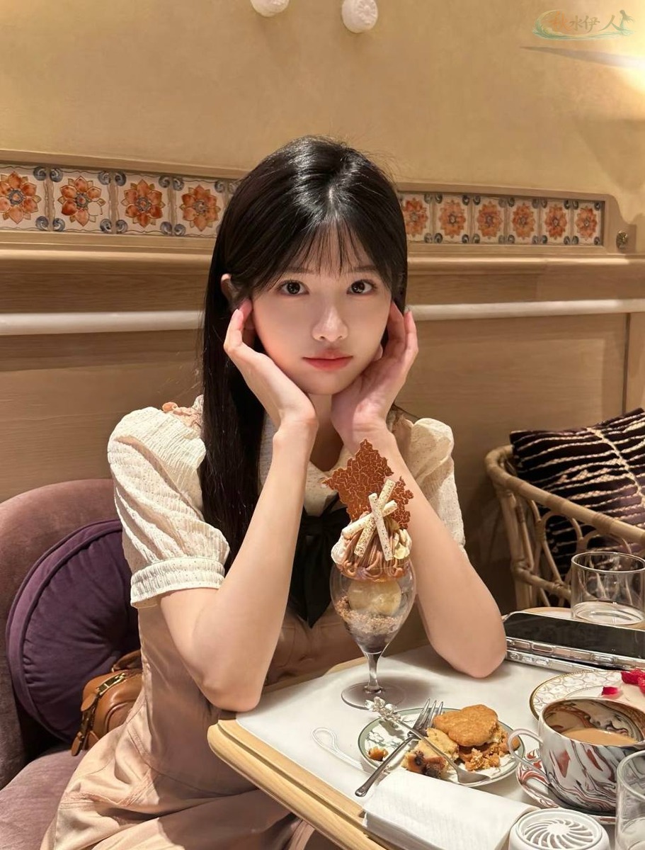 深圳猫系少女清纯写真
