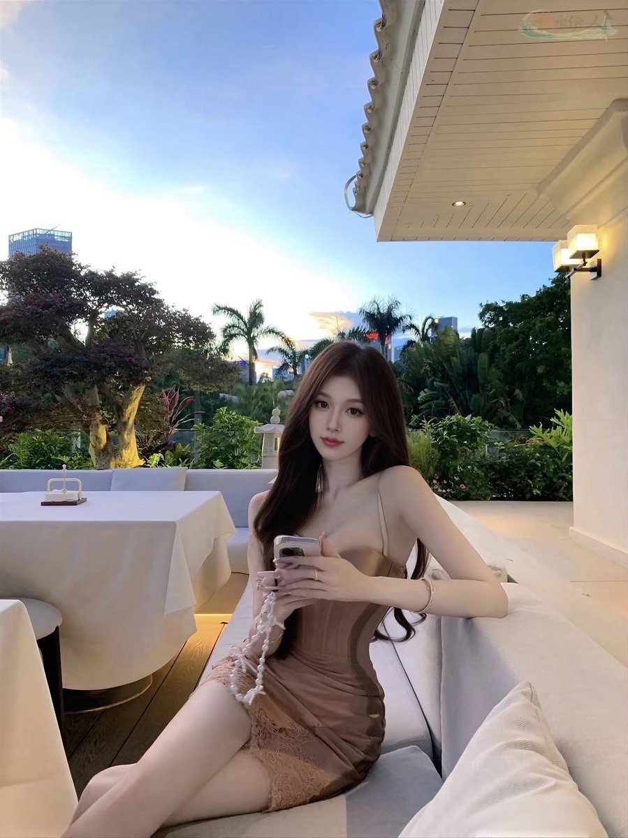 广州172cm微丰满女模拍摄