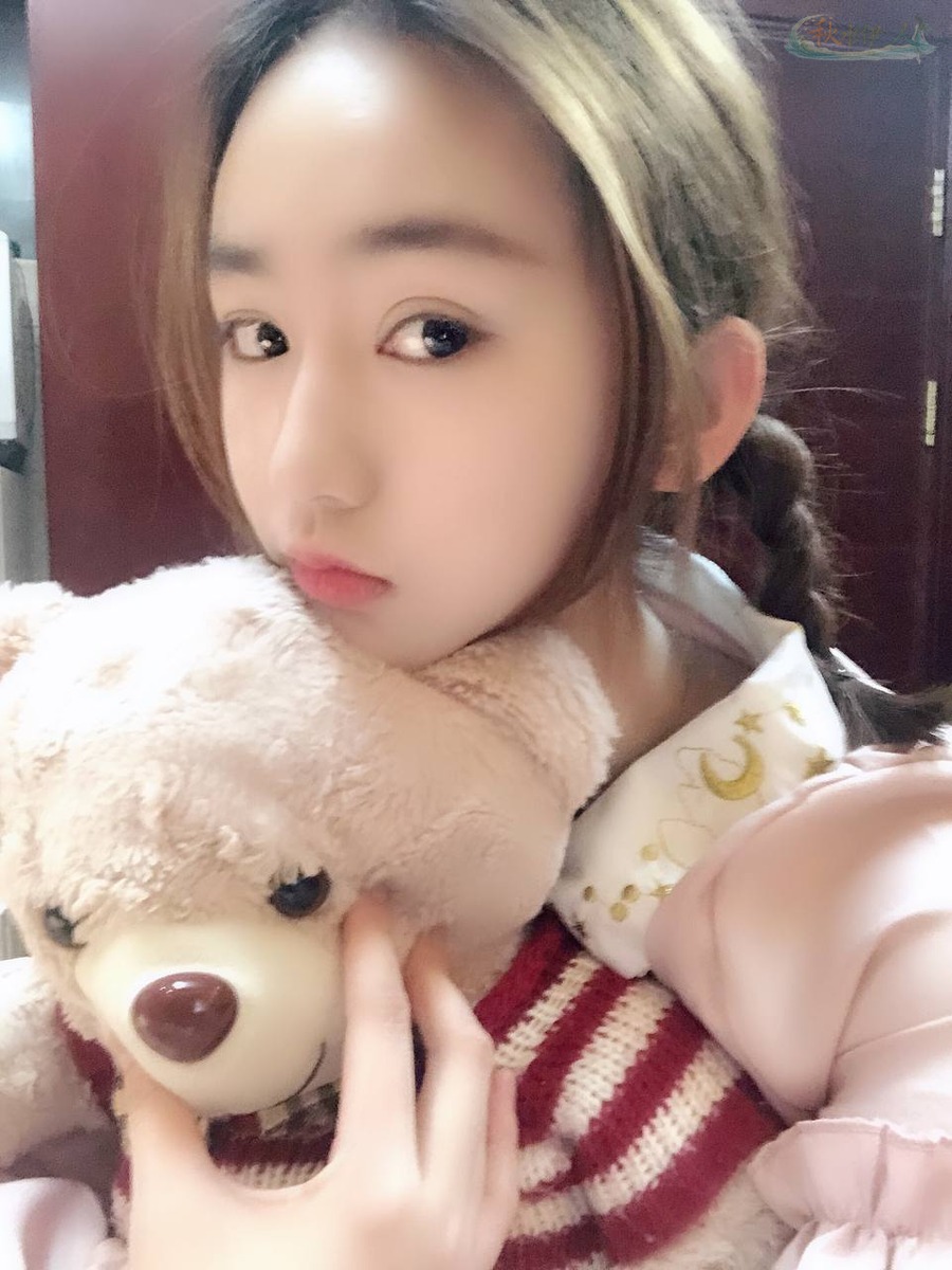 苏州高挑模特174cm纯欲街拍写真