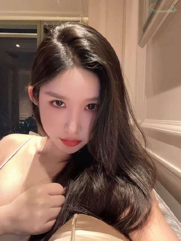 苏州天然E杯模特身材展示图