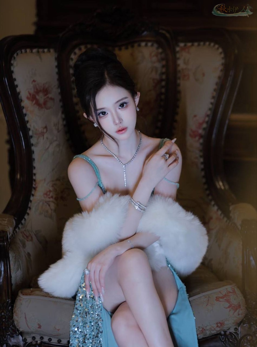 广州肤白高挑模特写真美图