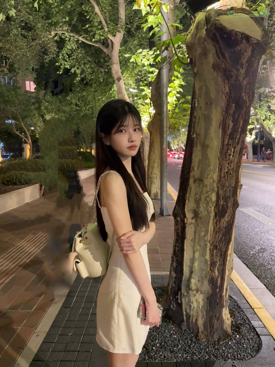 深圳纯欲风模特美瞳特写