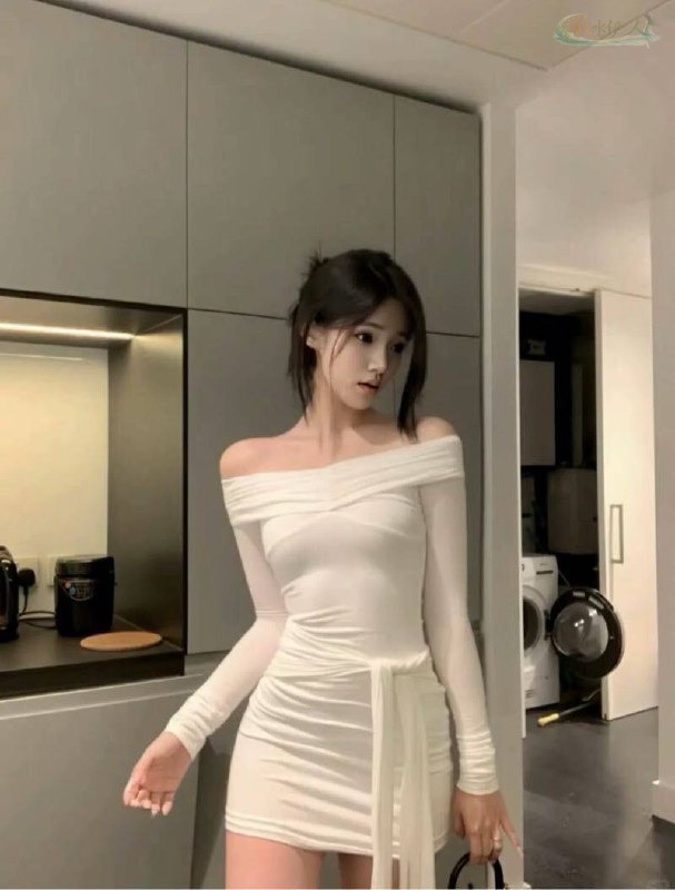 深圳性感甜美网红模特图片