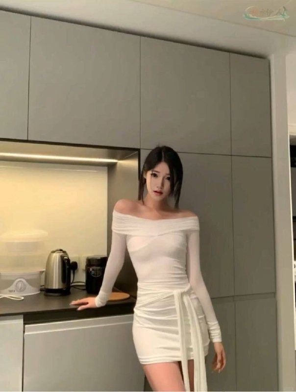 深圳高挑模特少女风写真照