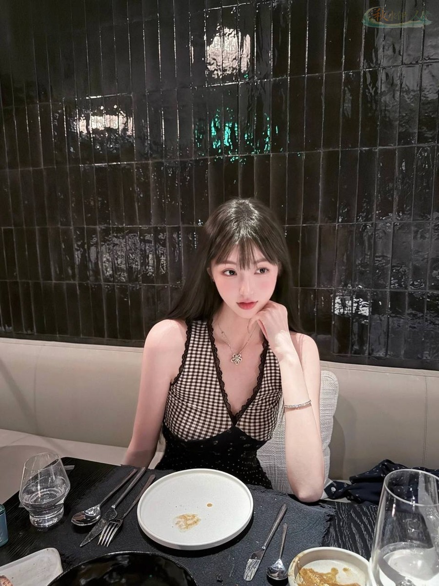 深圳178纯欲风车模写真
