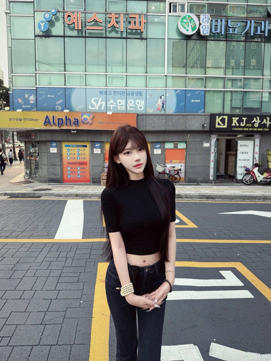 上海D罩杯模特初恋脸写真