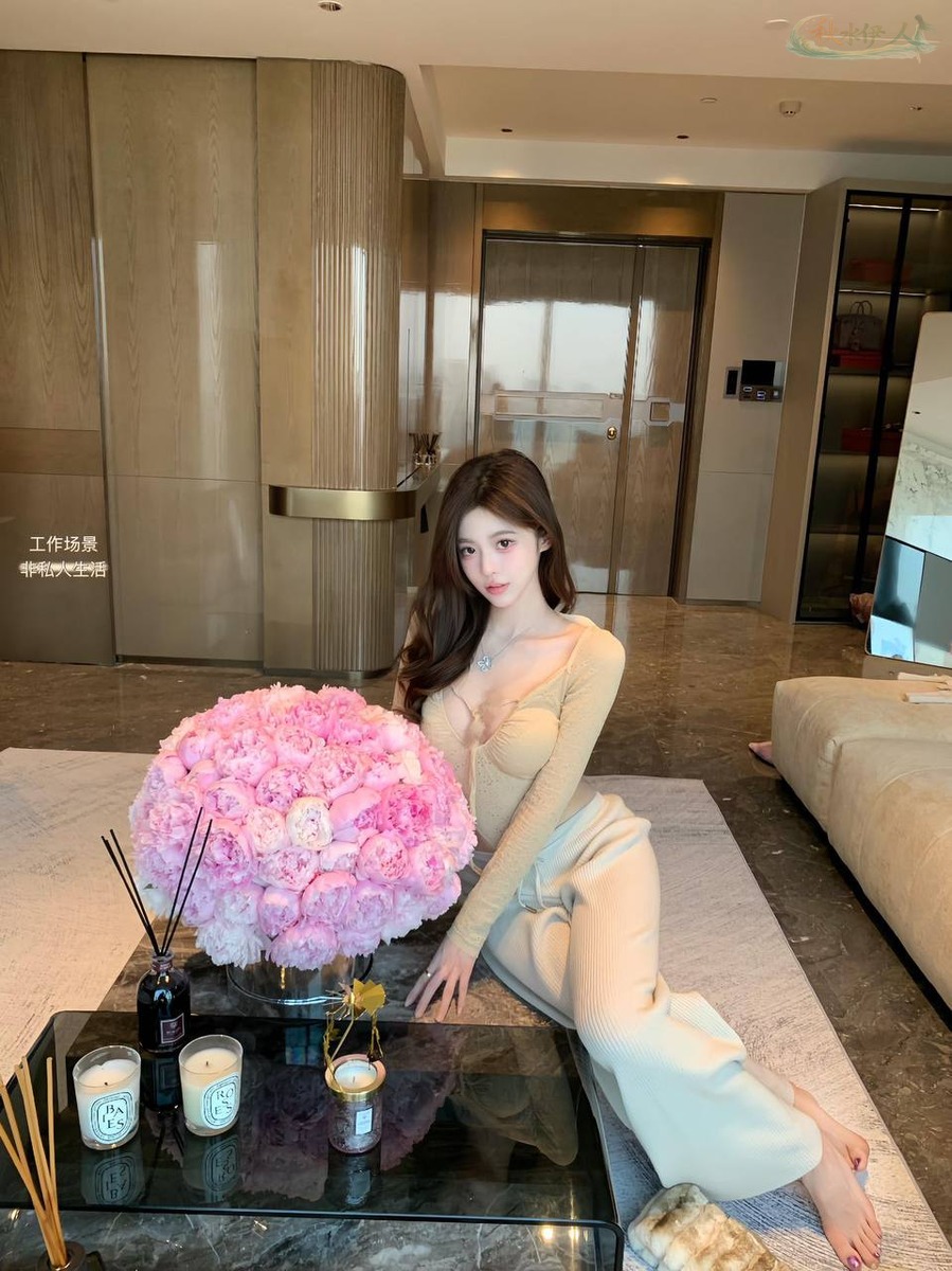 广州02年舞蹈生清纯甜美街拍