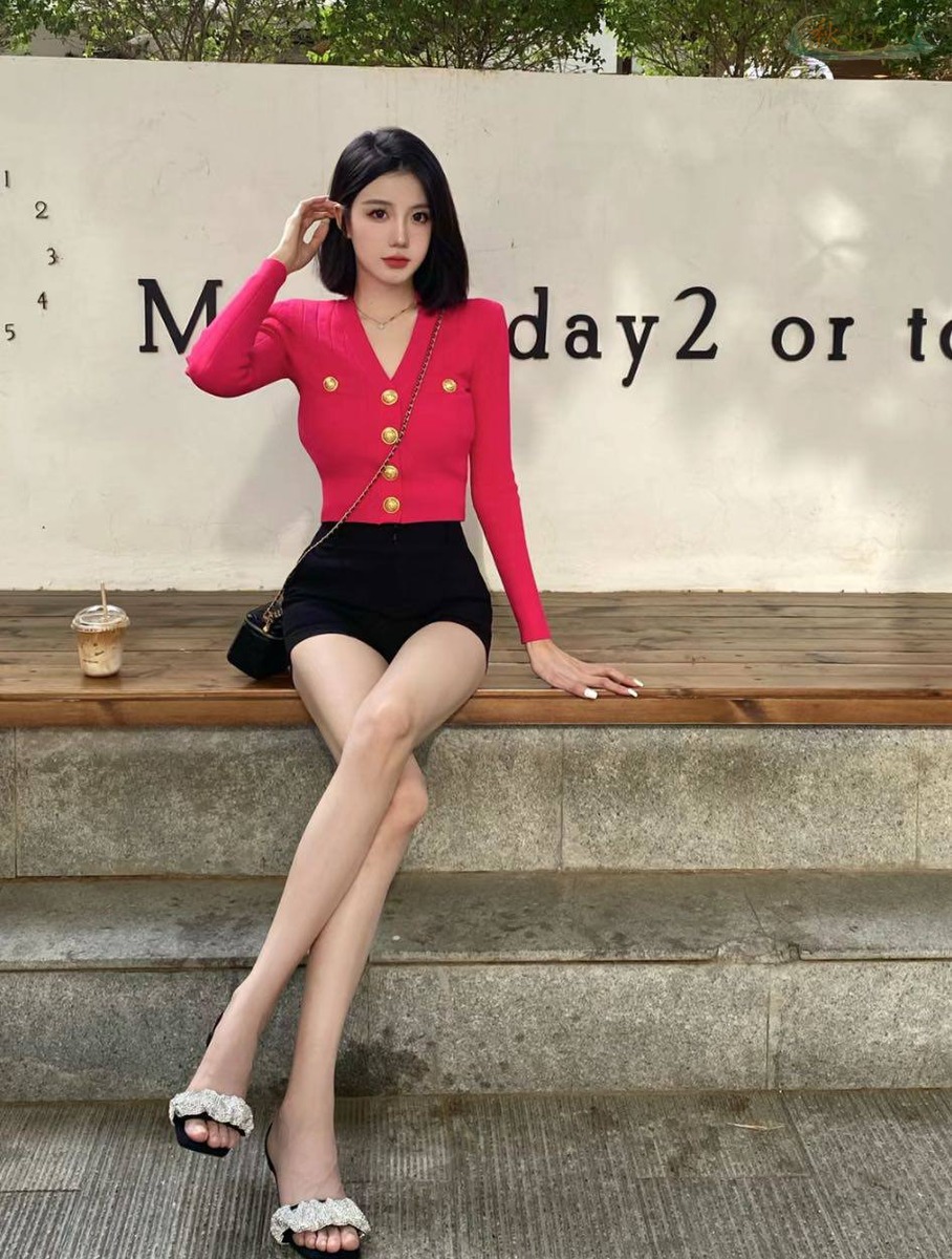 上海前凸后翘女模拍摄