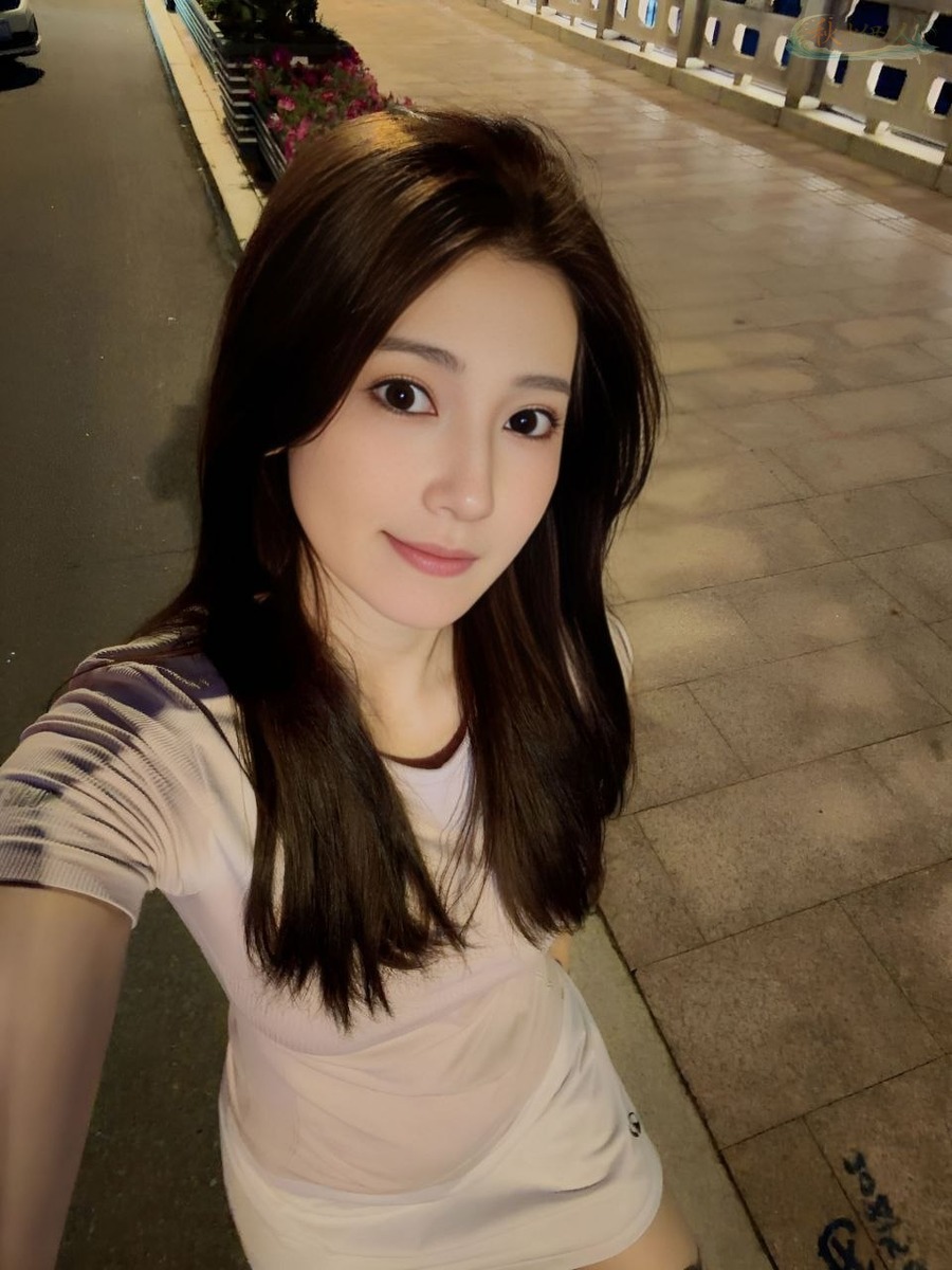 北京曲线优美模特照片