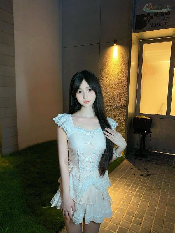 广州长腿女模舞蹈系身材比例