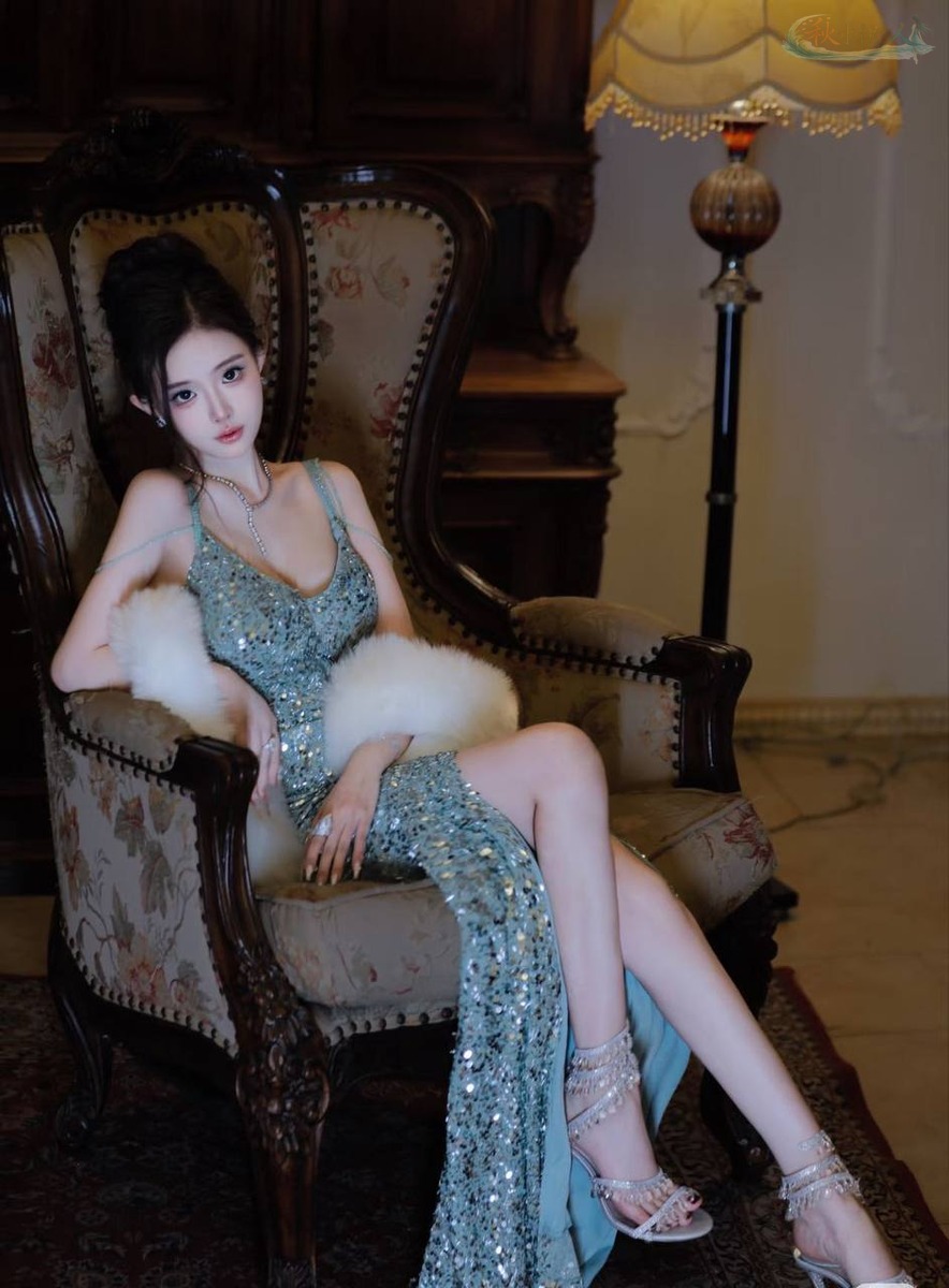 广州D罩杯完美身材模特街拍