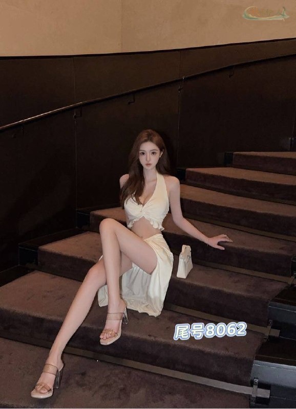 广州高冷御姐风模特大片