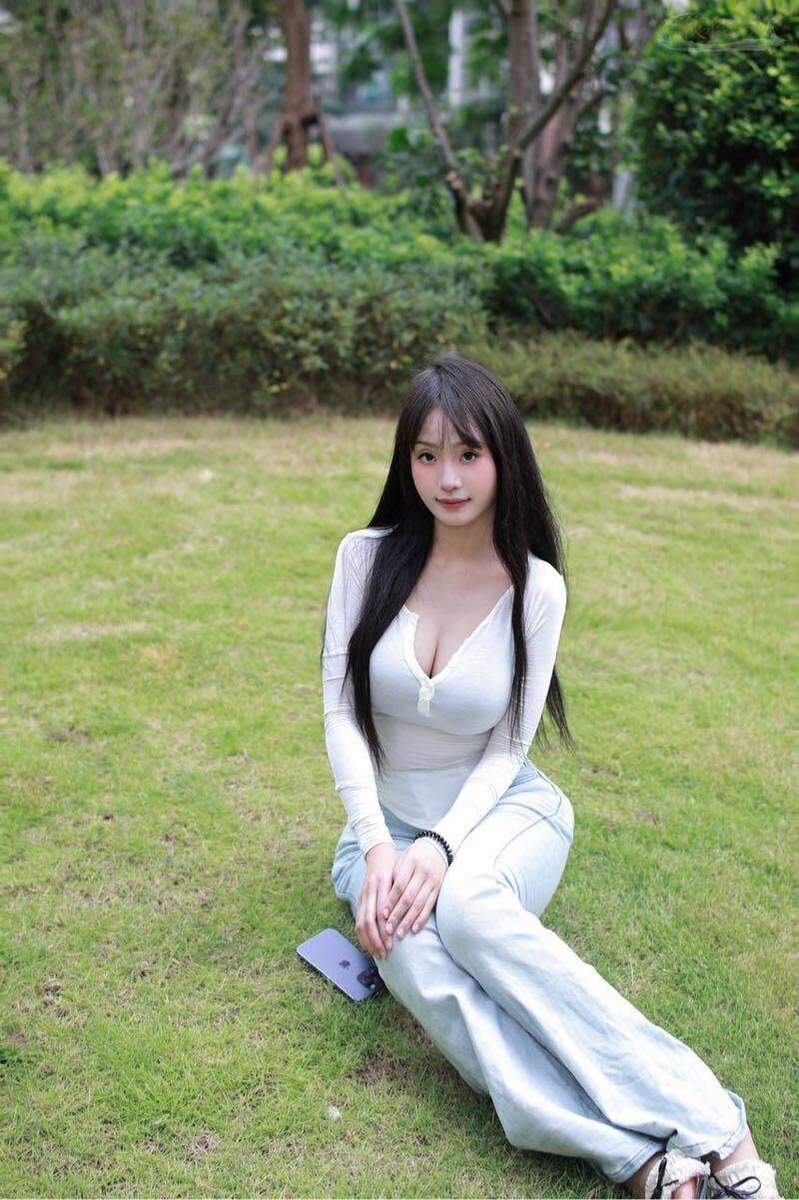 广州大学生模特清纯可爱写真