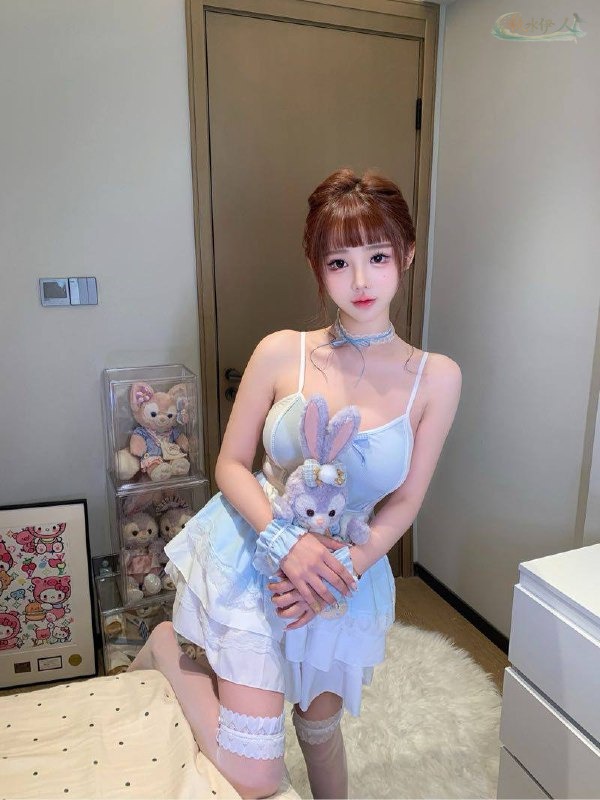 广州可纯可御模特街拍写真
