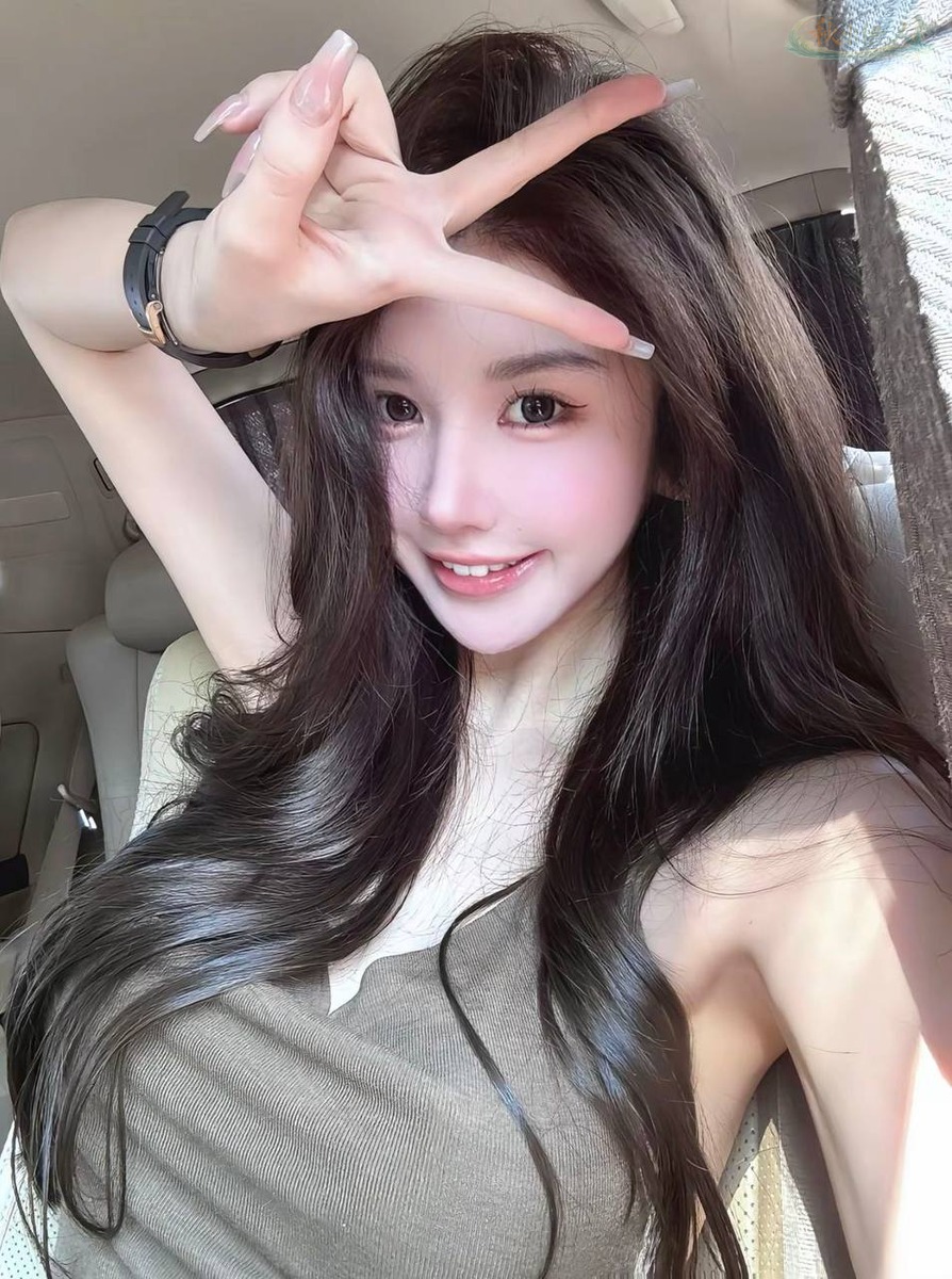 广州清纯网红模特正面照