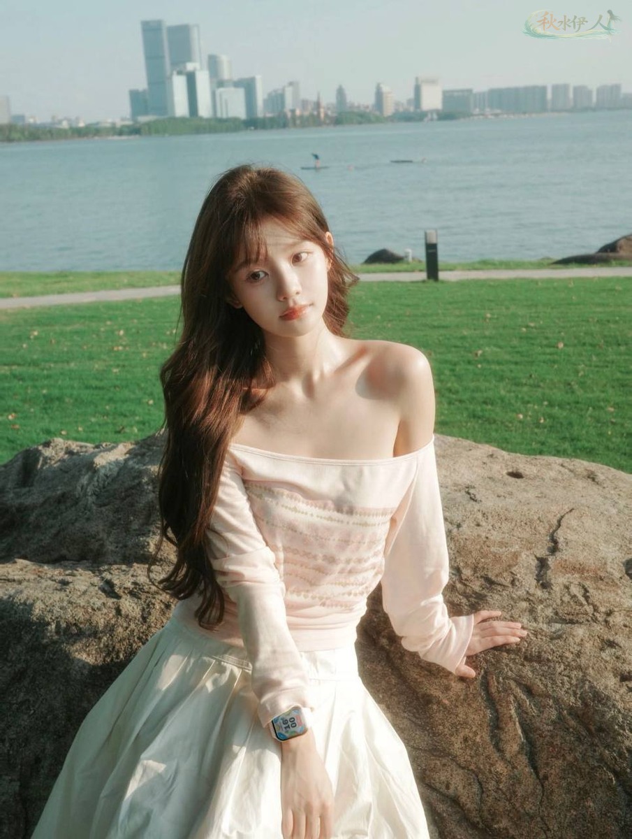 艺术系少女甜美街拍深圳