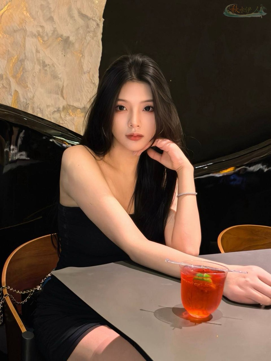 深圳甜美模特川妹子气质大片