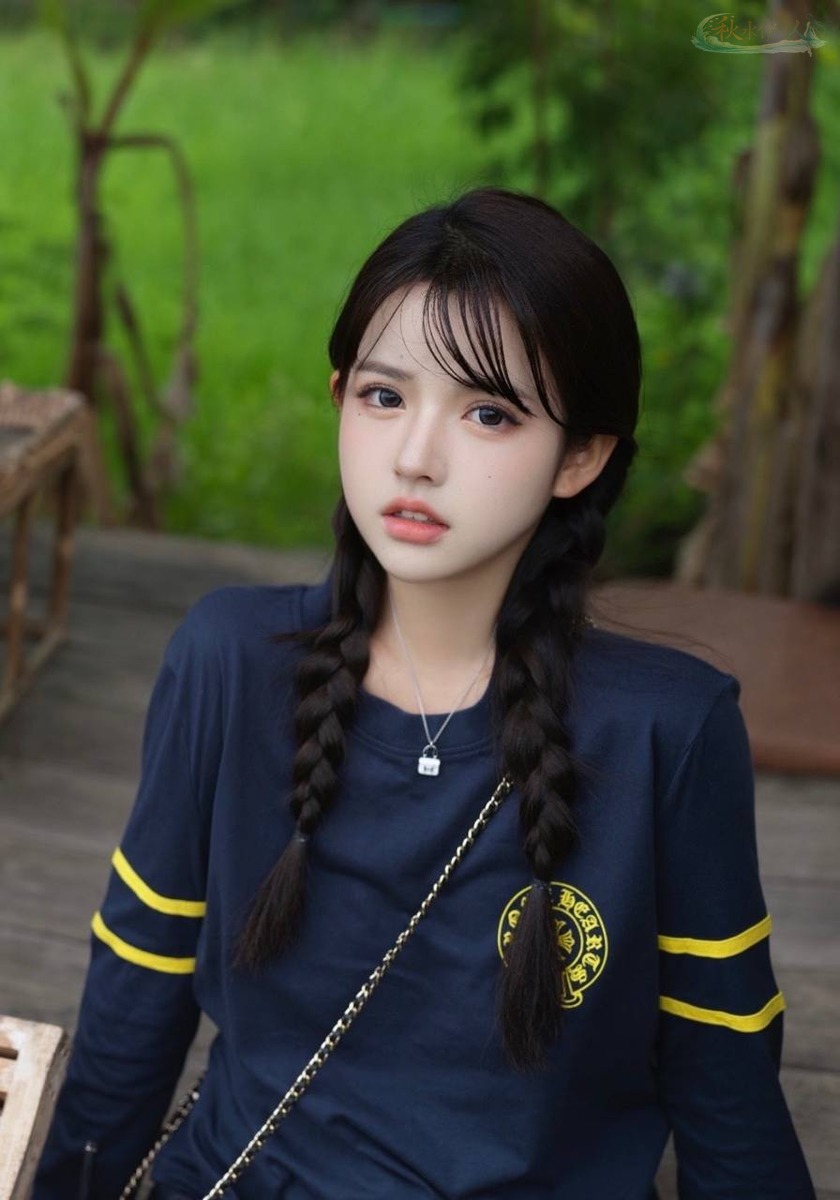 北京美术学院甜美模特牛奶肌美图