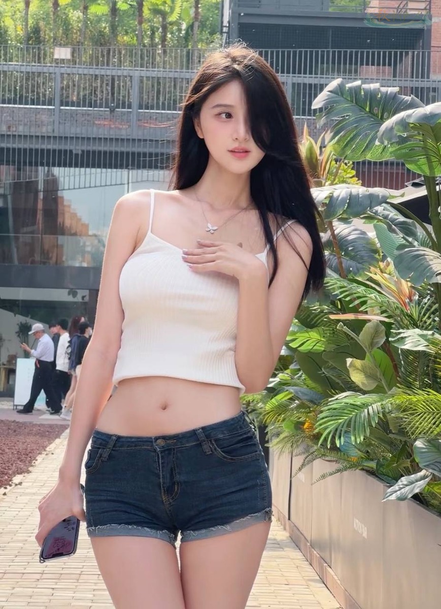 上海无纹身清纯气质模特照片