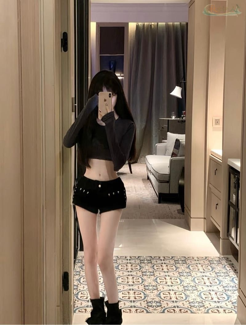 南京纤细身形少女写真