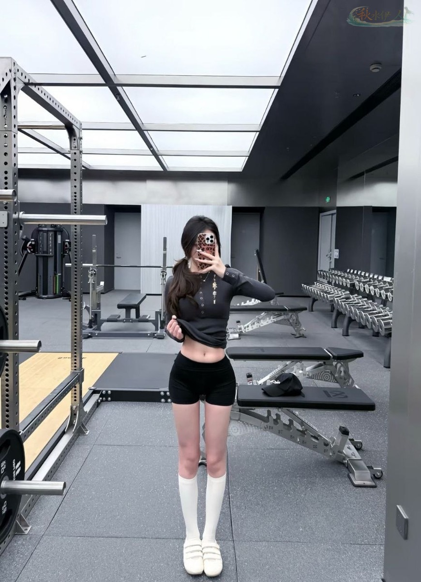 南京温柔甜美校花模特大片