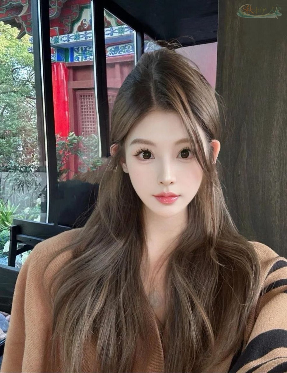 南京温柔模特皮肤细腻写真