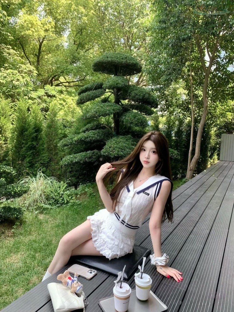 南京白月光气质女孩照片
