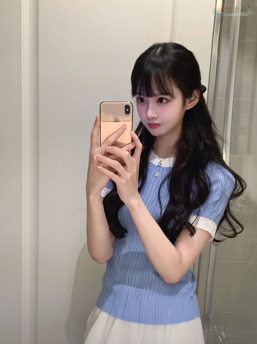 南京S型身材艺校学生大片