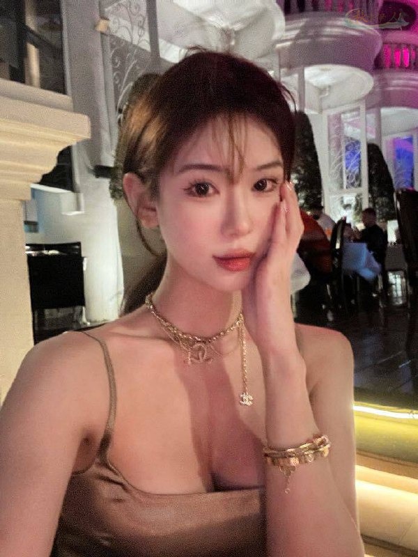 上海高挑女模骑行运动风写真